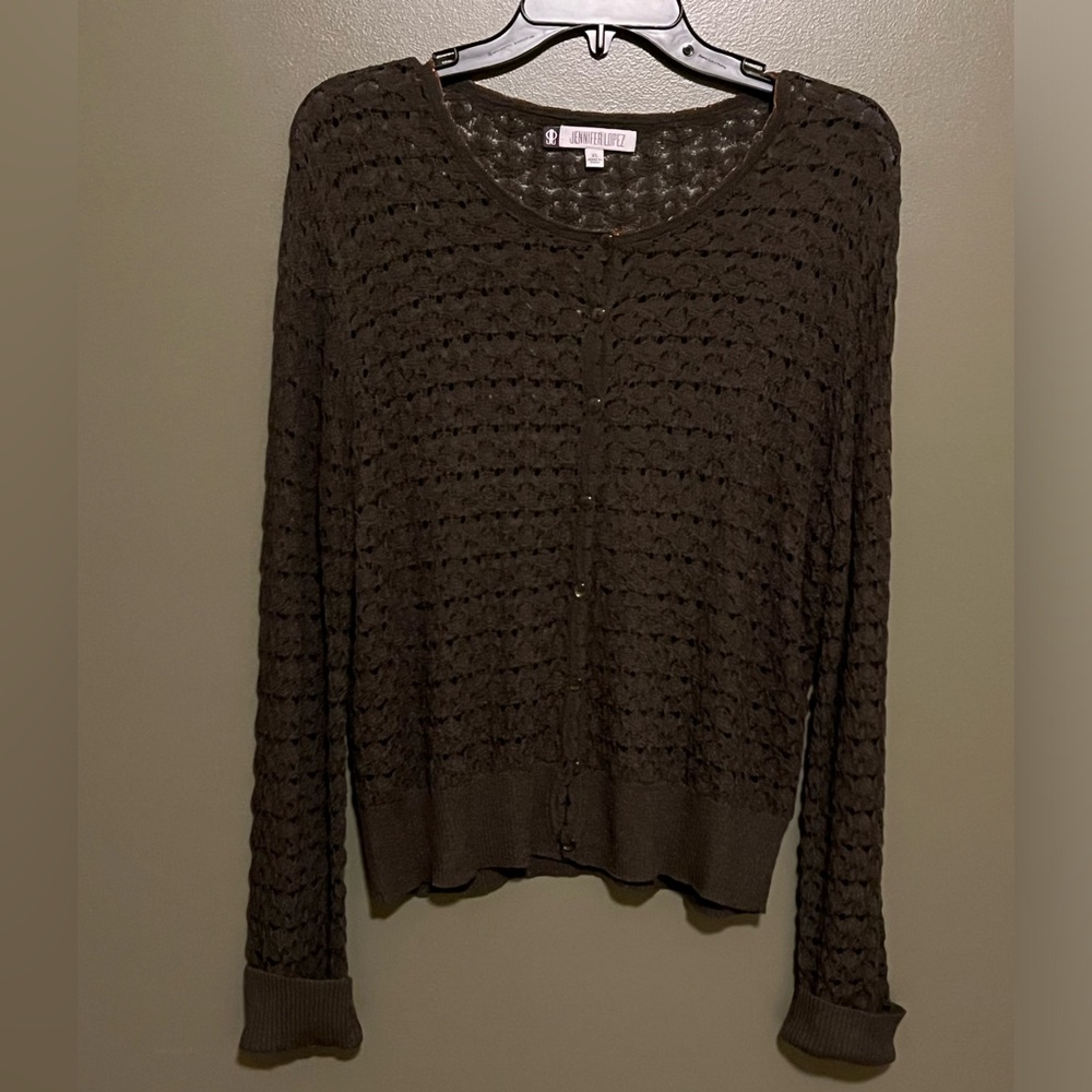 Pretty brown loose design cardigan.